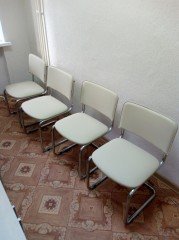 Стулья для посетителей